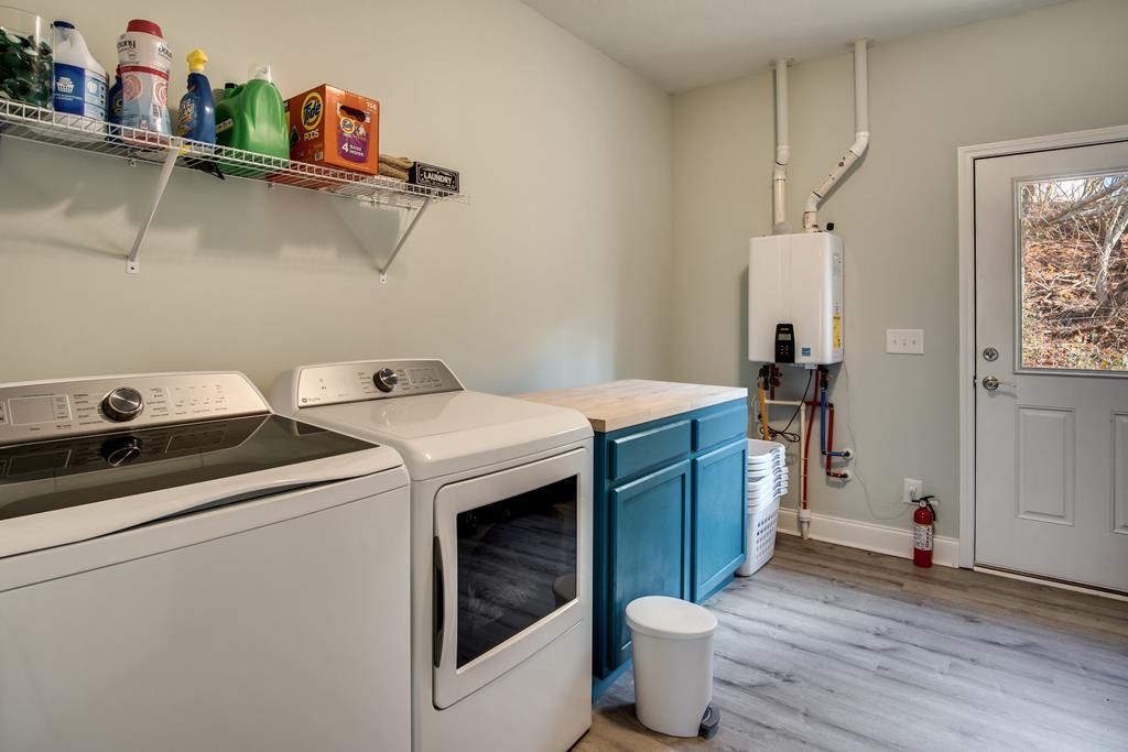 Big Laundry area with separate entrance