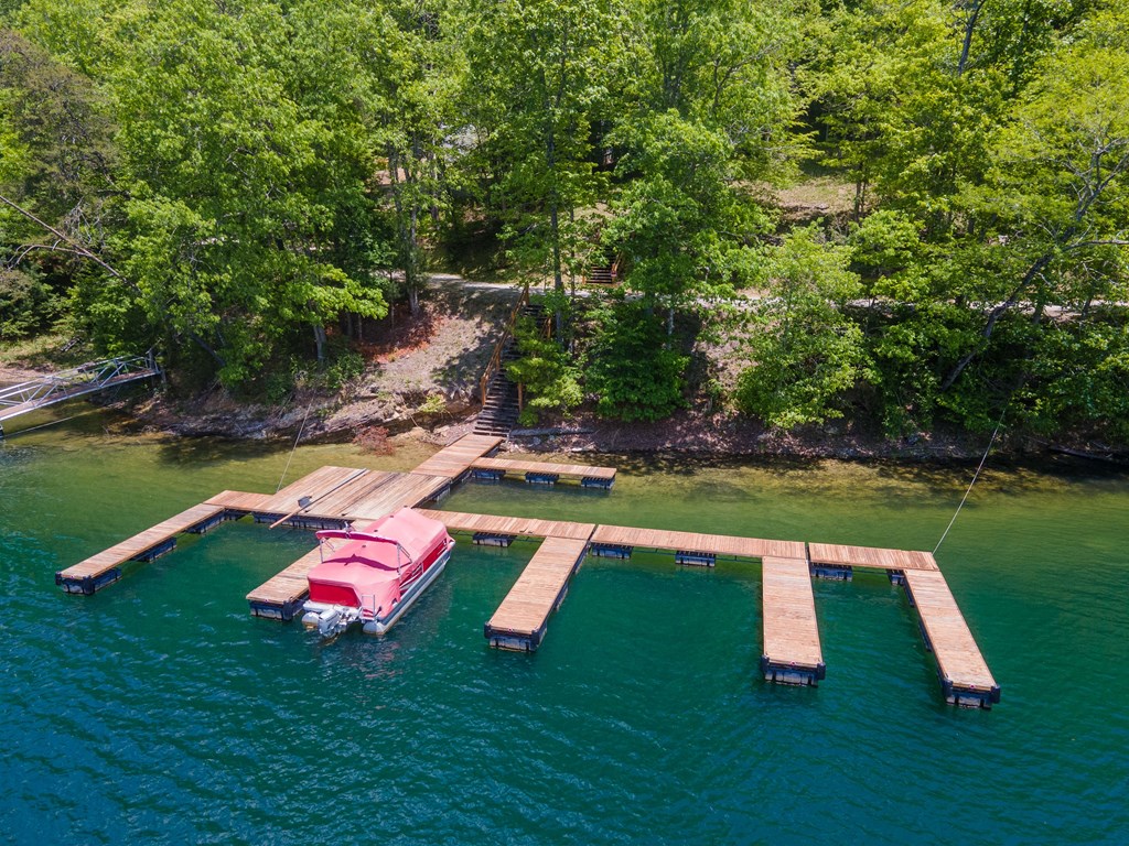 Deeded access to marina and picnic area. 